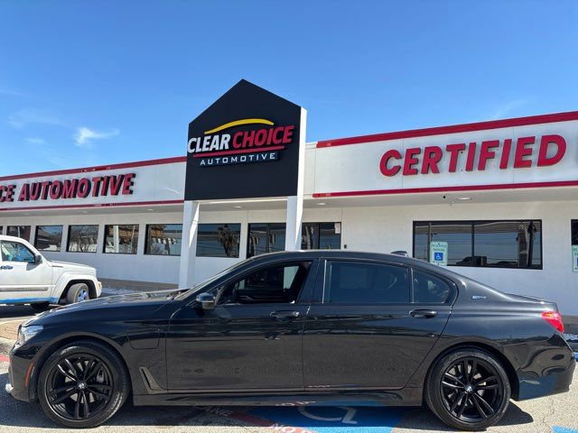 Used 2019 BMW 740e xDrive w/ Executive Package AWD/4WD image 3