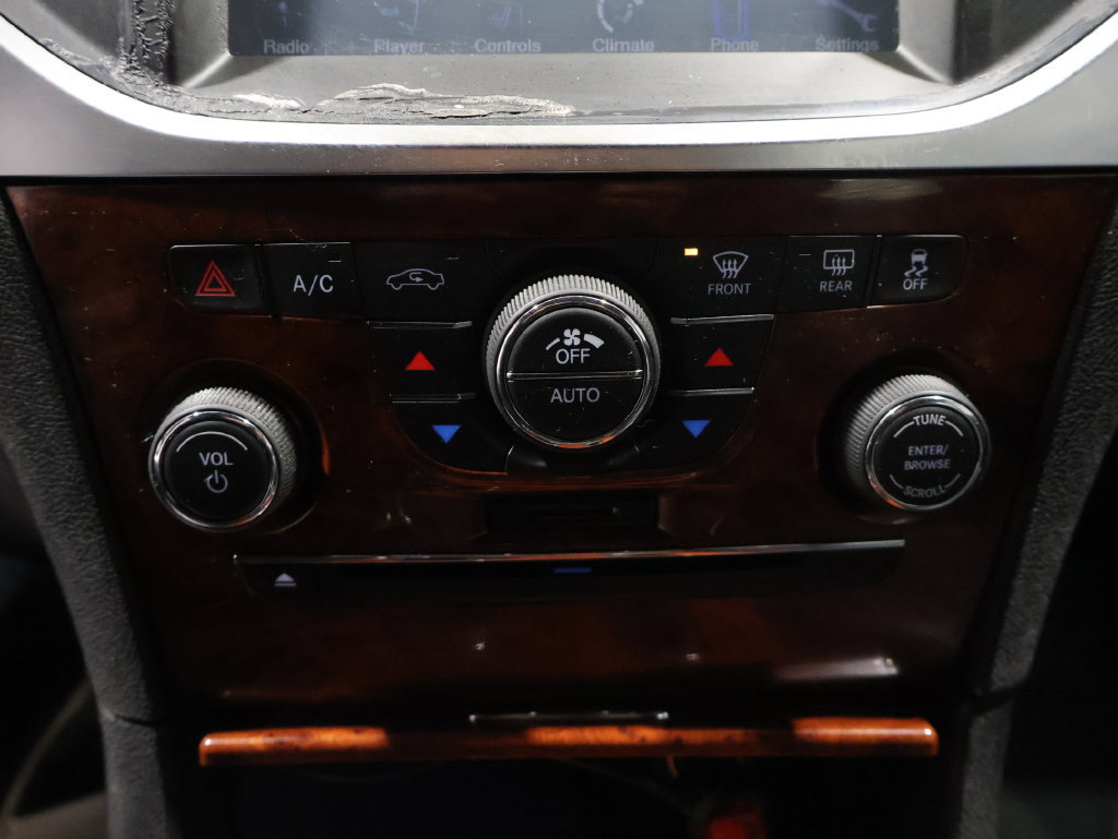 Used 2013 Chrysler 300 RWD image 33