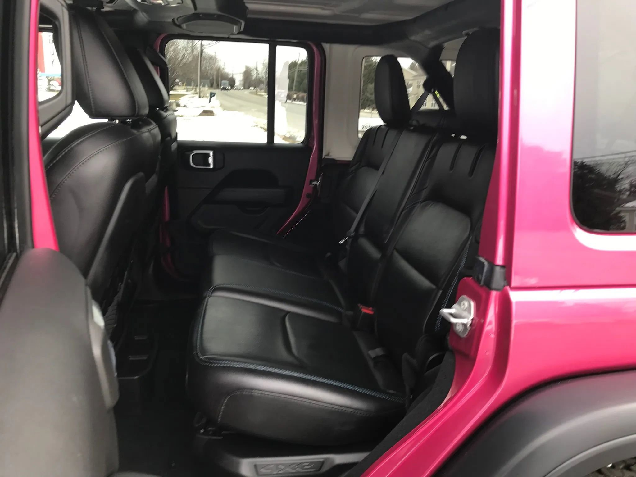 Used 2022 Jeep Wrangler Unlimited Rubicon 4xe w/ Cold Weather Group AWD/4WD image 34