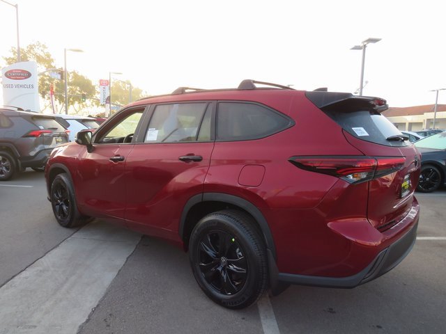 New 2025 Toyota Highlander XLE image 8