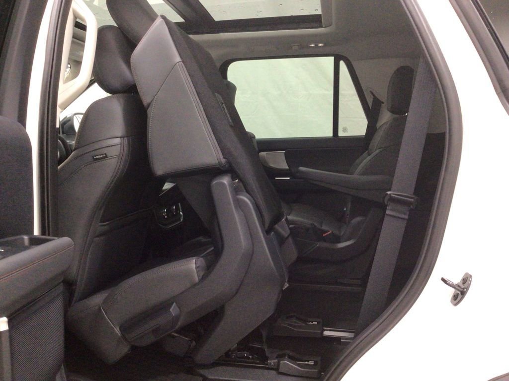 New 2025 Ford Expedition Active image 32