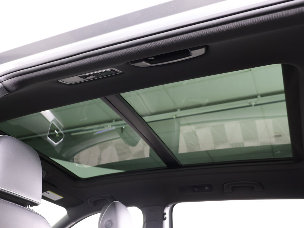 Used 2024 Volkswagen Tiguan SE R-Line AWD/4WD image 22