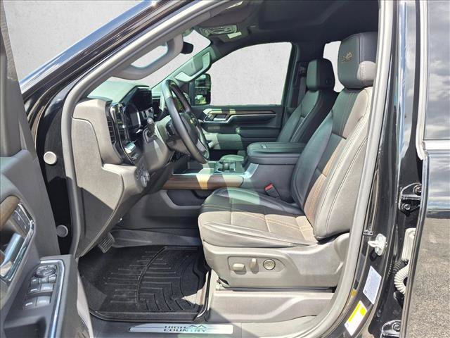 Used 2024 Chevrolet Silverado 3500 High Country w/ Technology Package AWD/4WD image 16
