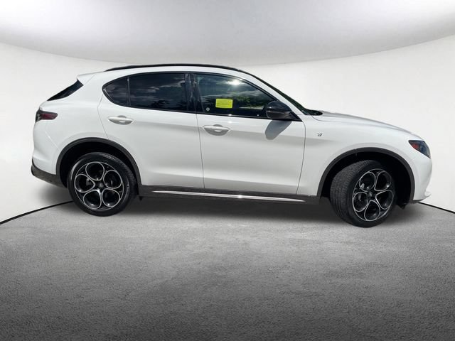 Used 2024 Alfa Romeo Stelvio Ti w/ Active Assist Plus Package AWD/4WD image 18