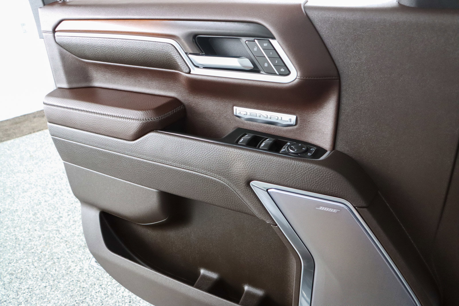 Used 2025 GMC Sierra 1500 Denali w/ Technology Package AWD/4WD image 25