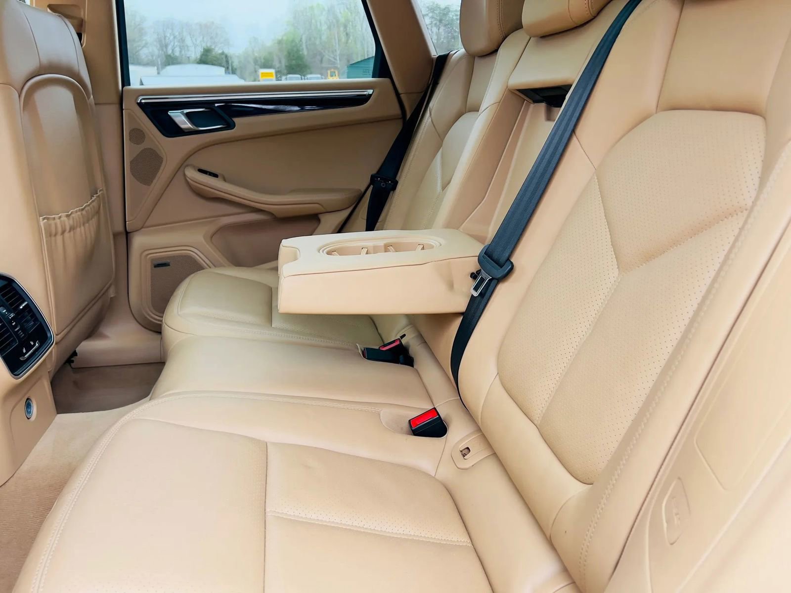 Used 2016 Porsche Macan S image 27