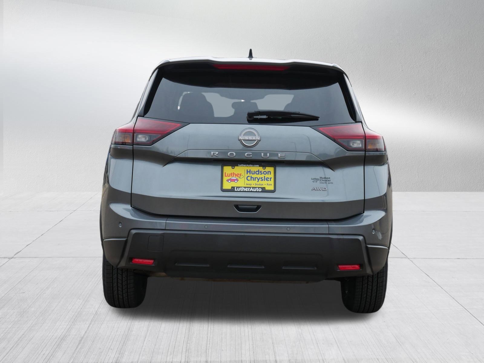 Used 2024 Nissan Rogue S image 6