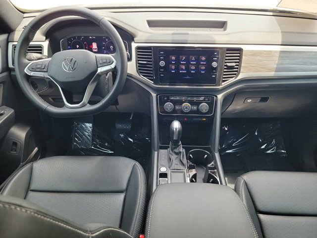 Used 2023 Volkswagen Atlas Cross Sport SE w/ Black Wheel Package FWD image 2