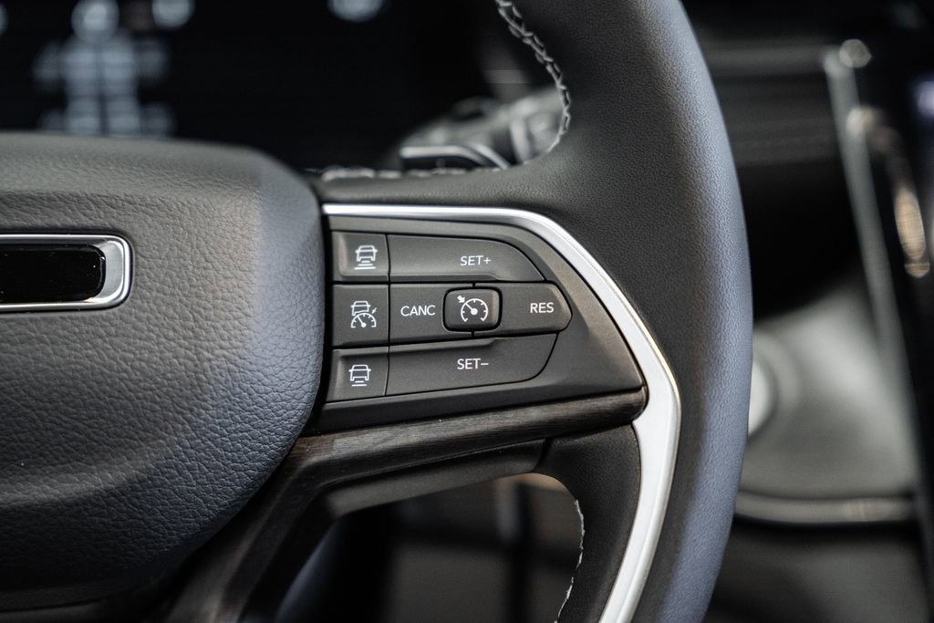 New 2025 Jeep Grand Cherokee Limited image 28