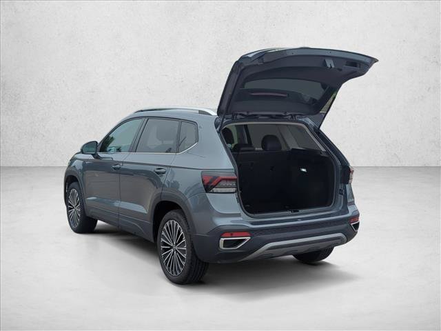 Used 2025 Volkswagen Taos SE FWD image 19