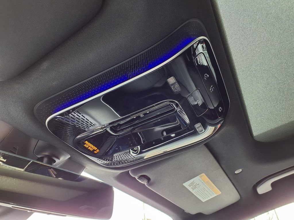 Used 2024 Mercedes-Benz GLC 300 image 13