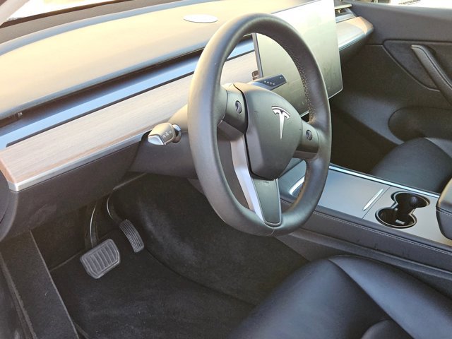 Used 2022 Tesla Model Y Long Range AWD/4WD image 9