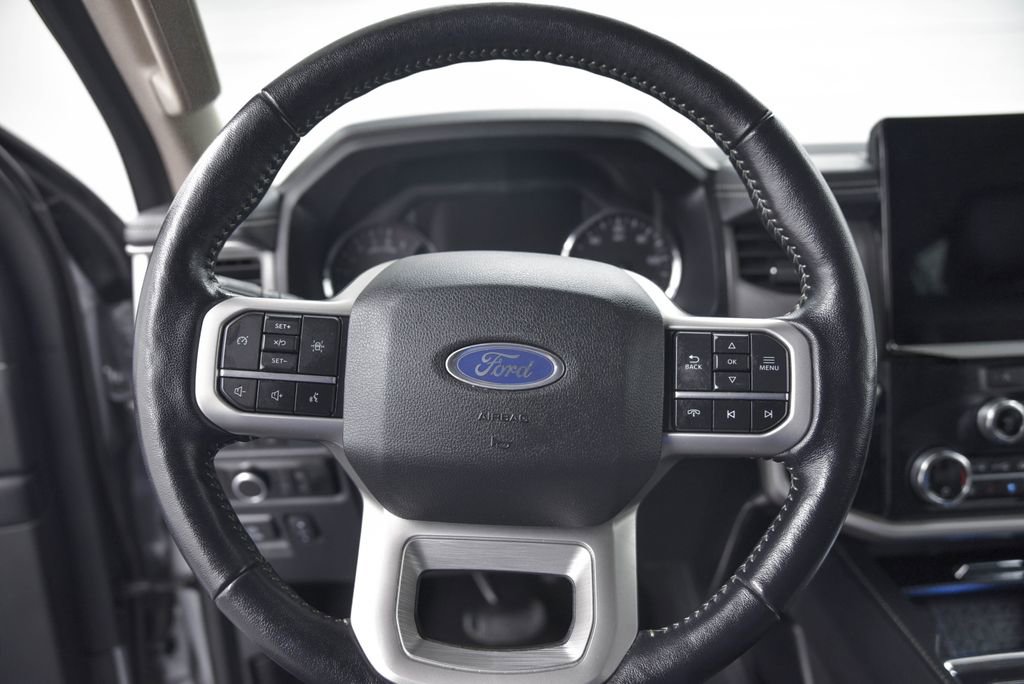 Used 2023 Ford Expedition XLT image 20