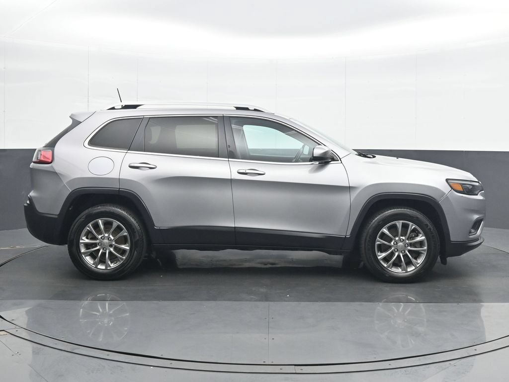 Used 2019 Jeep Cherokee Latitude Plus AWD/4WD image 7