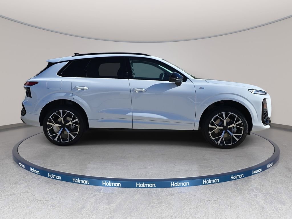 New 2026 Audi Q3 quattro 2.0T AWD/4WD image 4