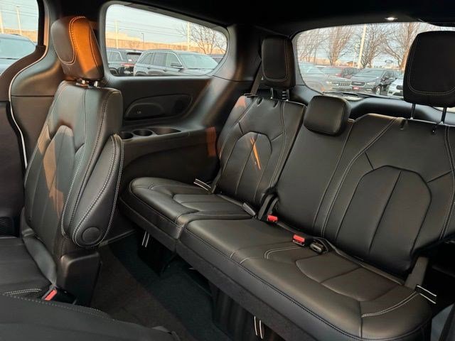 New 2026 Chrysler Pacifica Select image 29