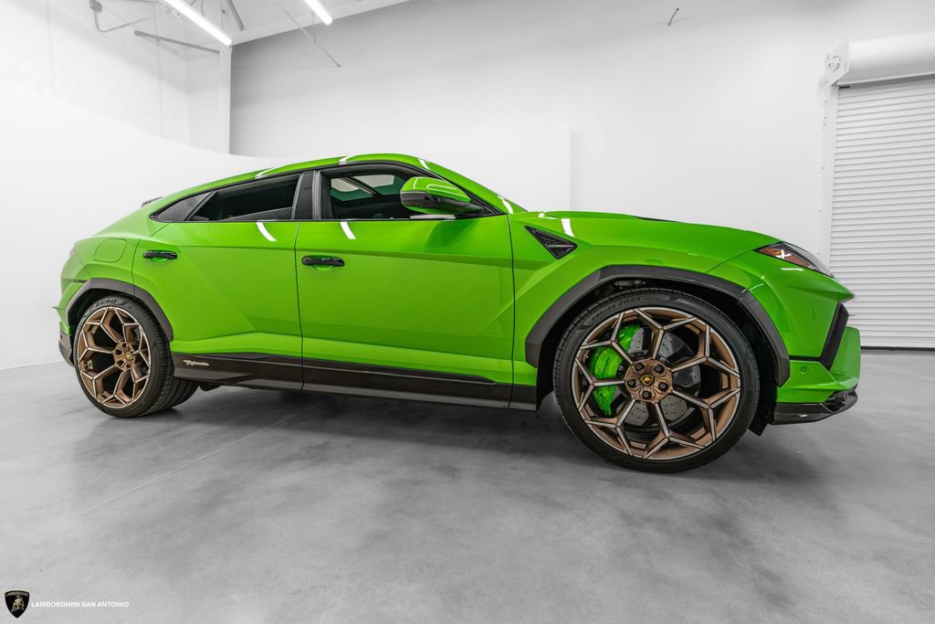 Used 2024 Lamborghini Urus Performante AWD/4WD image 5