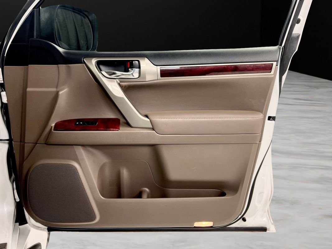 Used 2011 Lexus GX 460 w/ Comfort Plus Pkg image 40