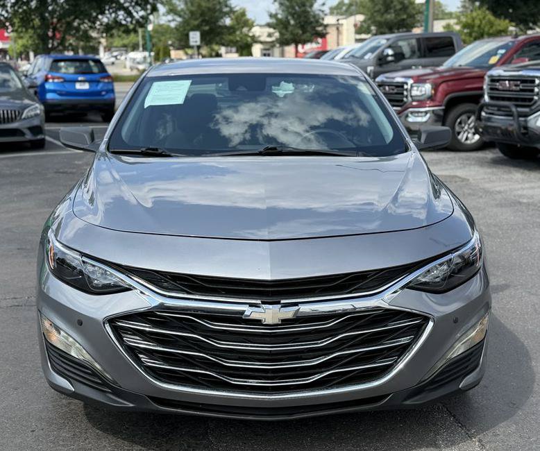 Used 2023 Chevrolet Malibu LT FWD image 2