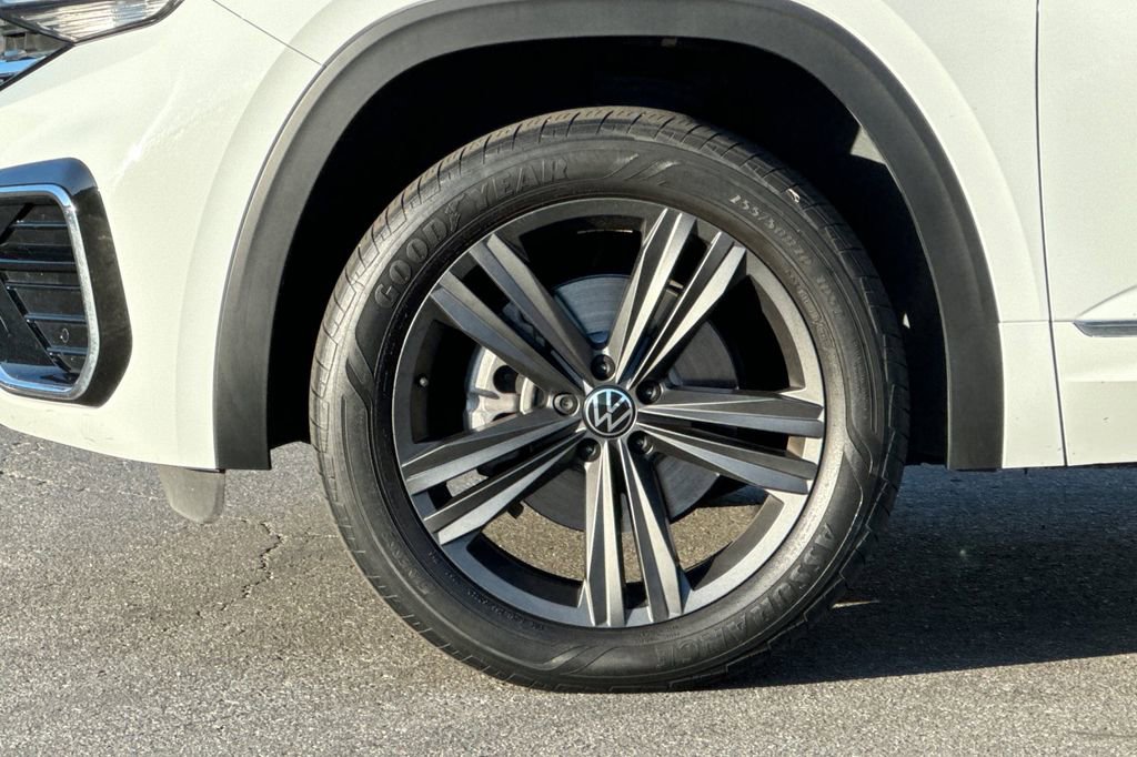 Used 2021 Volkswagen Atlas SE w/ Panoramic Sunroof Package image 23