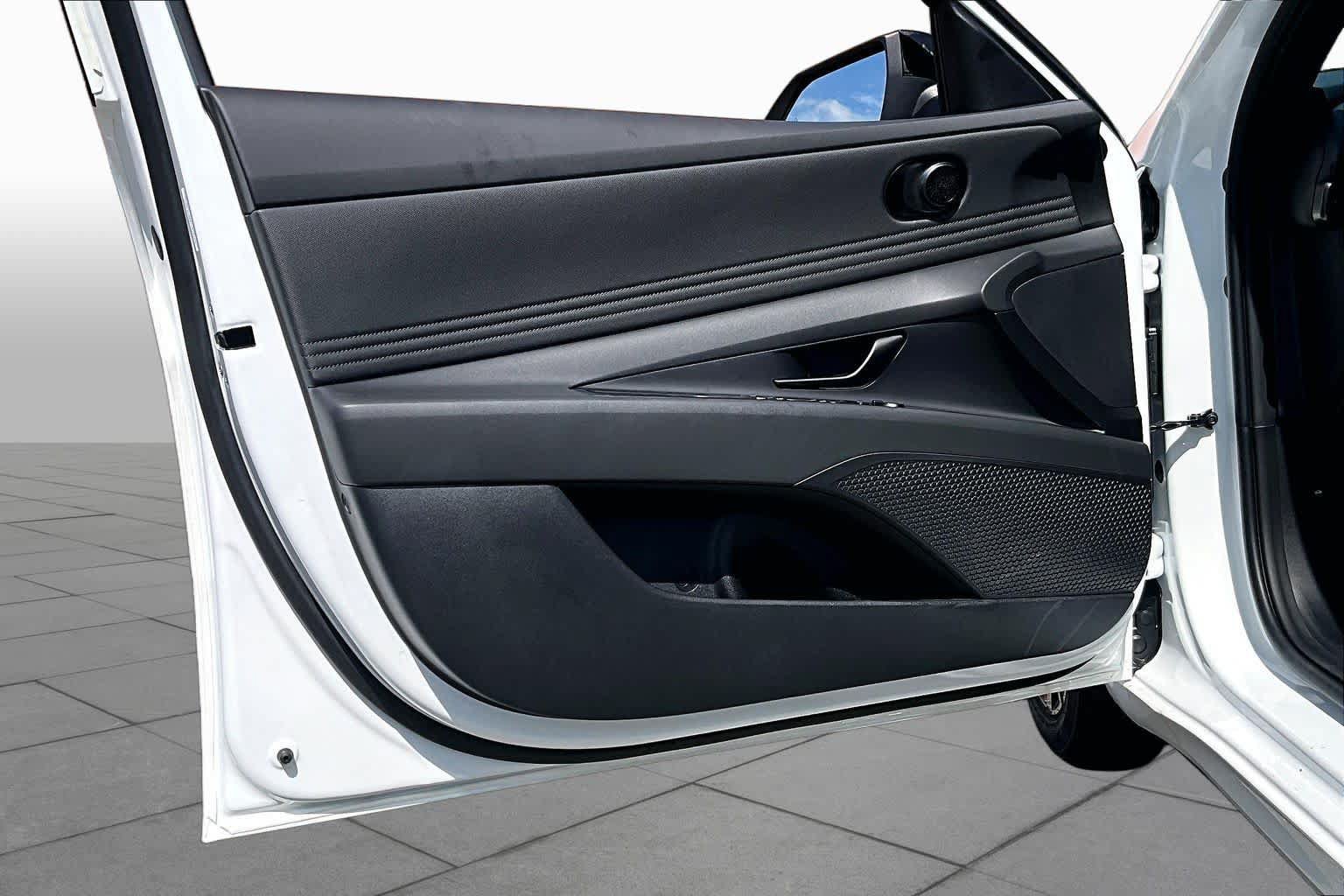 New 2026 Hyundai Elantra SEL Sport FWD image 13
