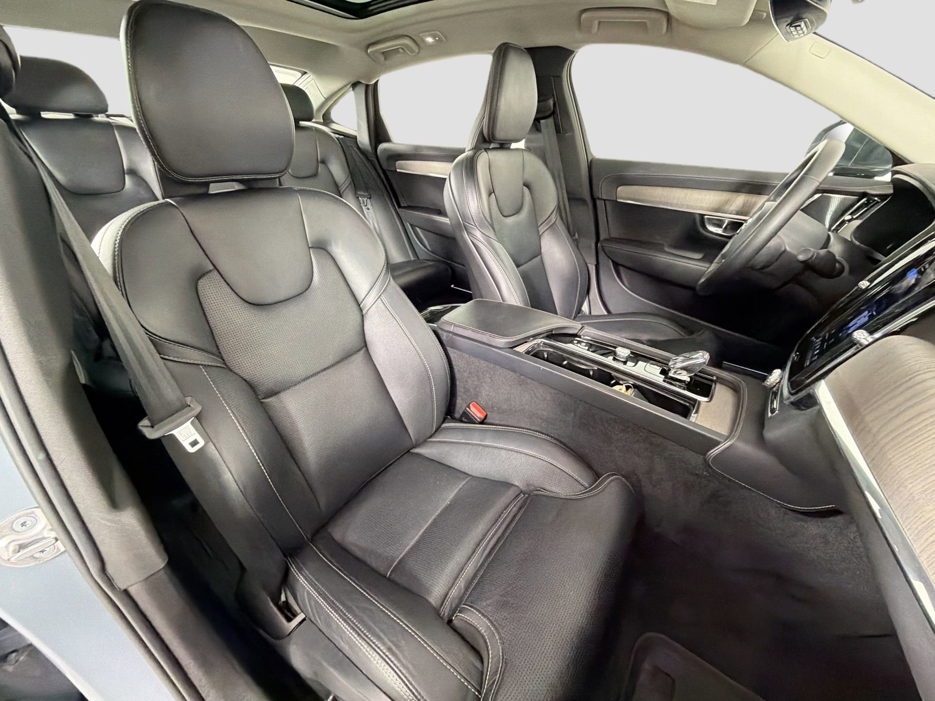 Used 2023 Volvo S90 B6 Ultimate w/ Protection Package Premier image 30