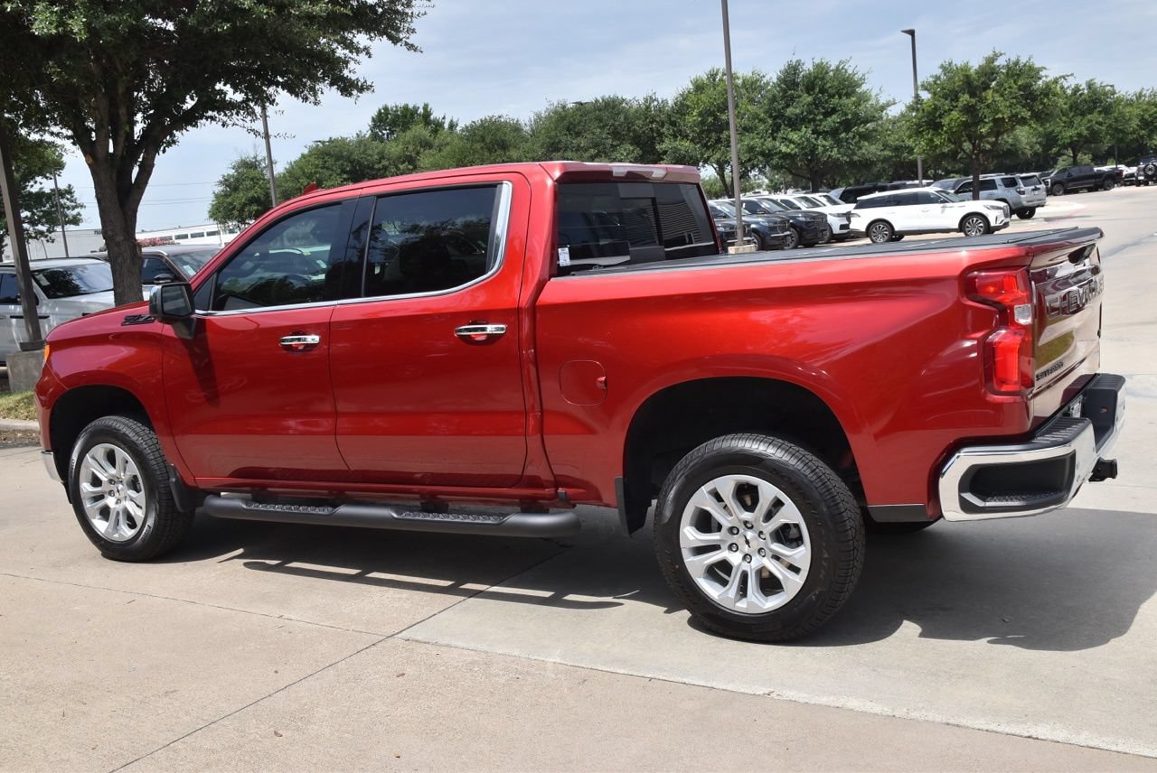 Used 2025 Chevrolet Silverado 1500 LTZ AWD/4WD image 11