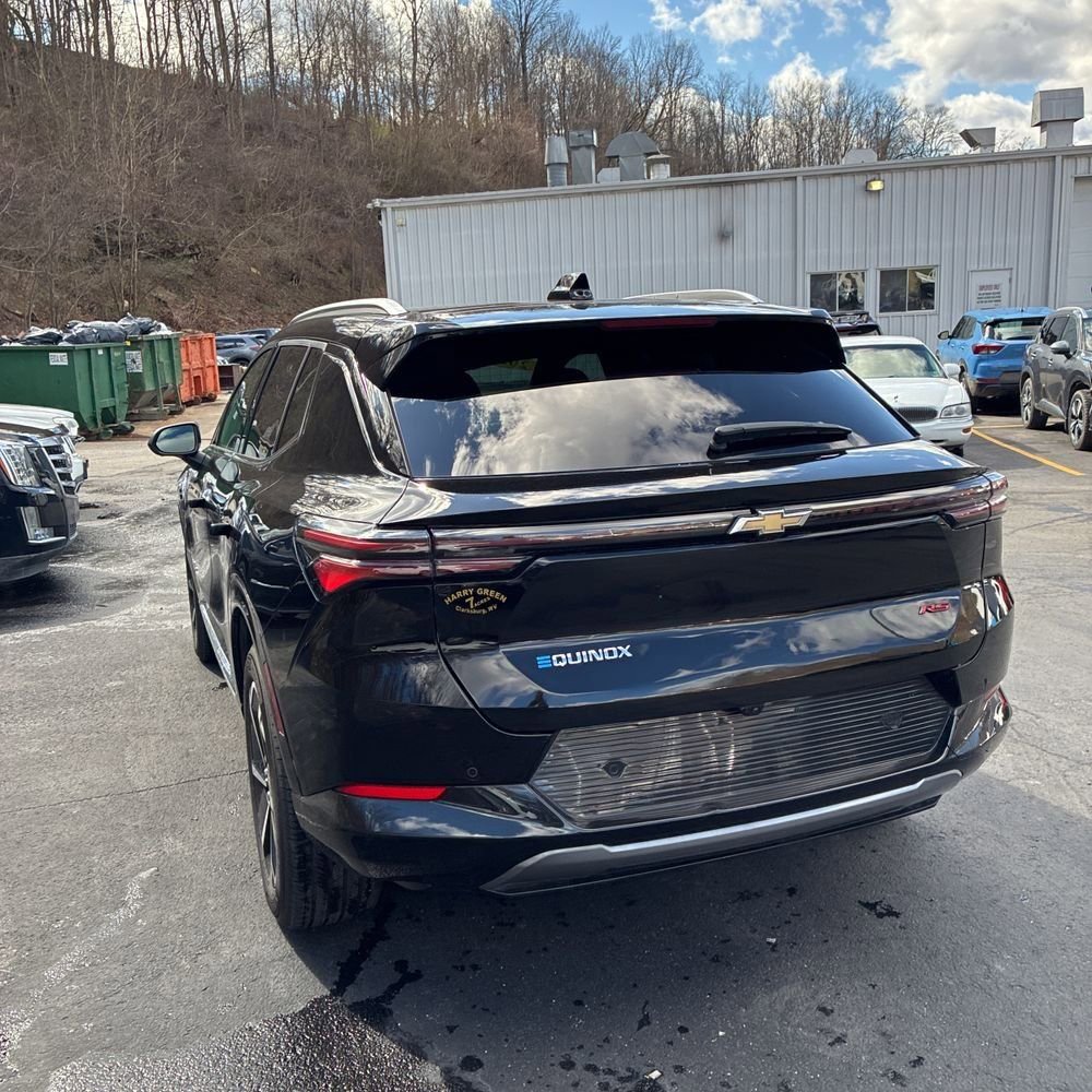 Used 2025 Chevrolet Equinox EV LT w/ Convenience Package image 5
