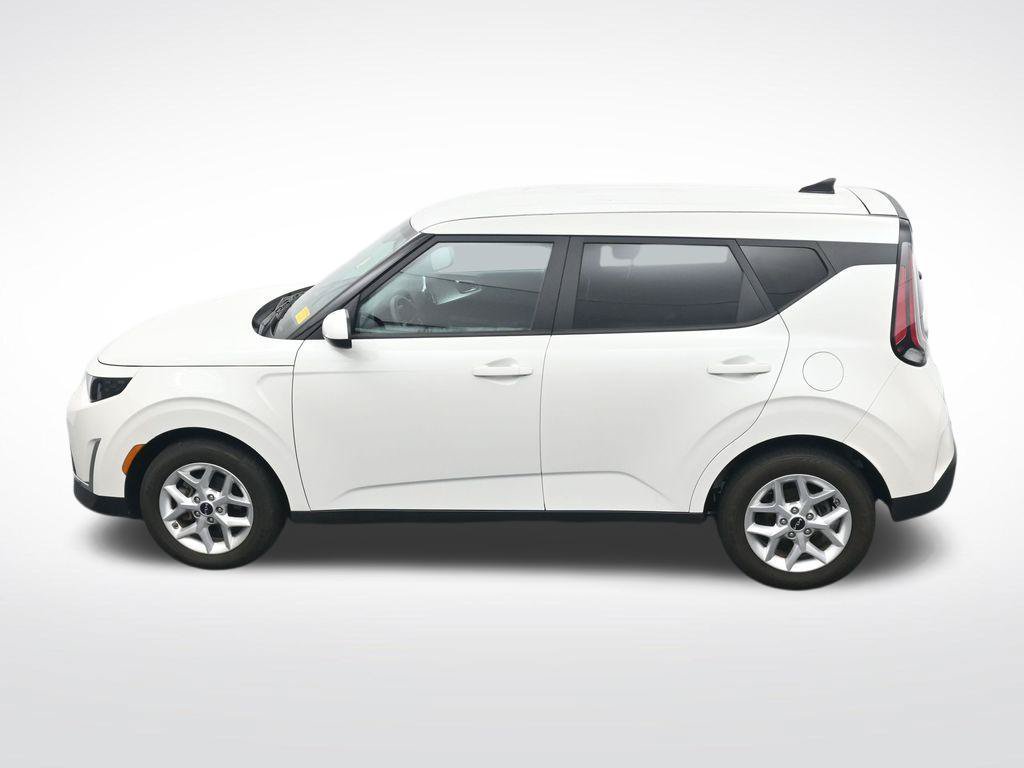 Used 2023 Kia Soul LX w/ Option Group 015 FWD image 29