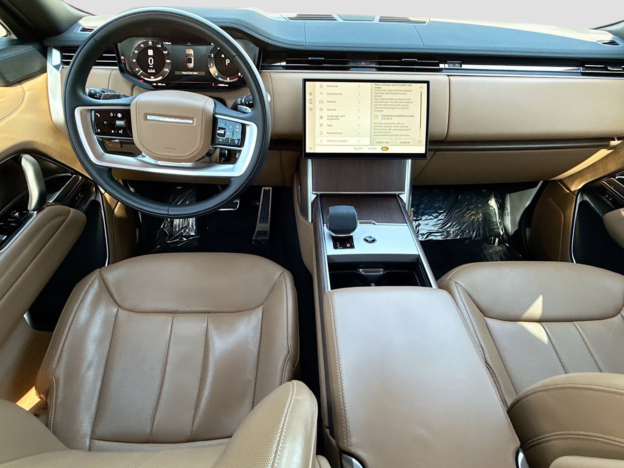 Used 2025 Land Rover Range Rover SE image 16