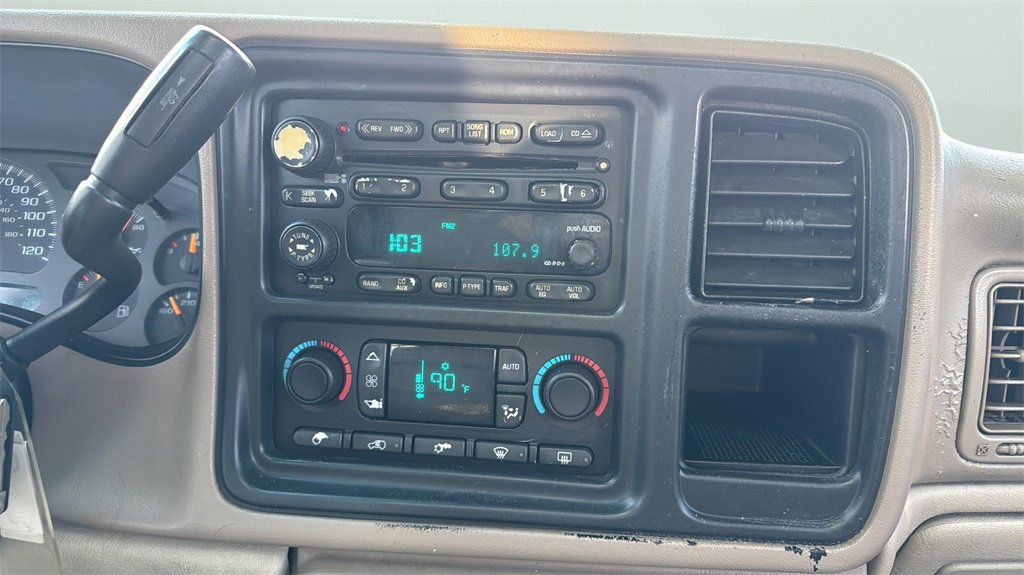 Used 2004 GMC Yukon XL SLT w/ Preferred Equipment Group image 16