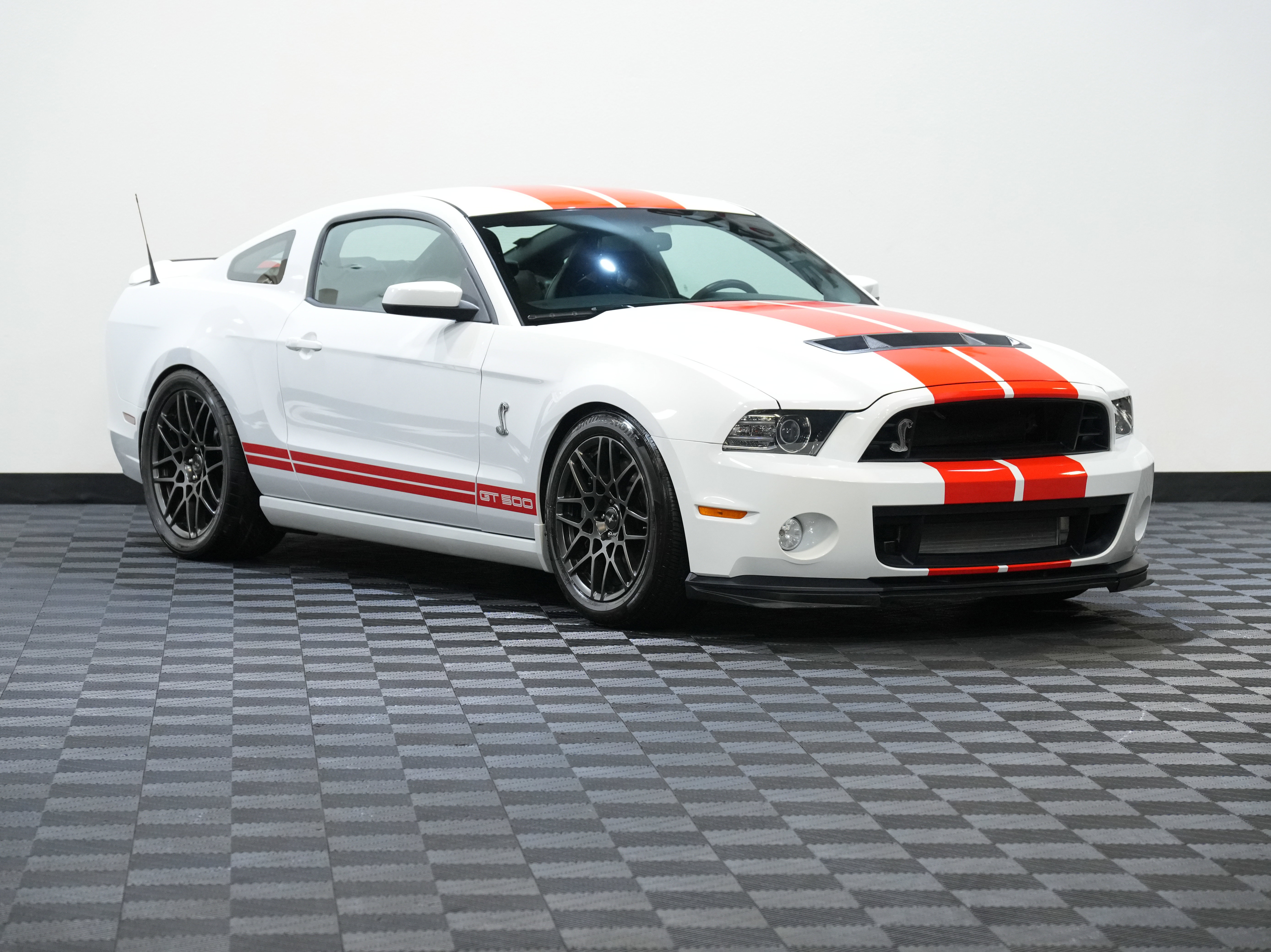 Used 2014 Ford Mustang Shelby GT500 w/ Equipment Group 821A RWD image 5