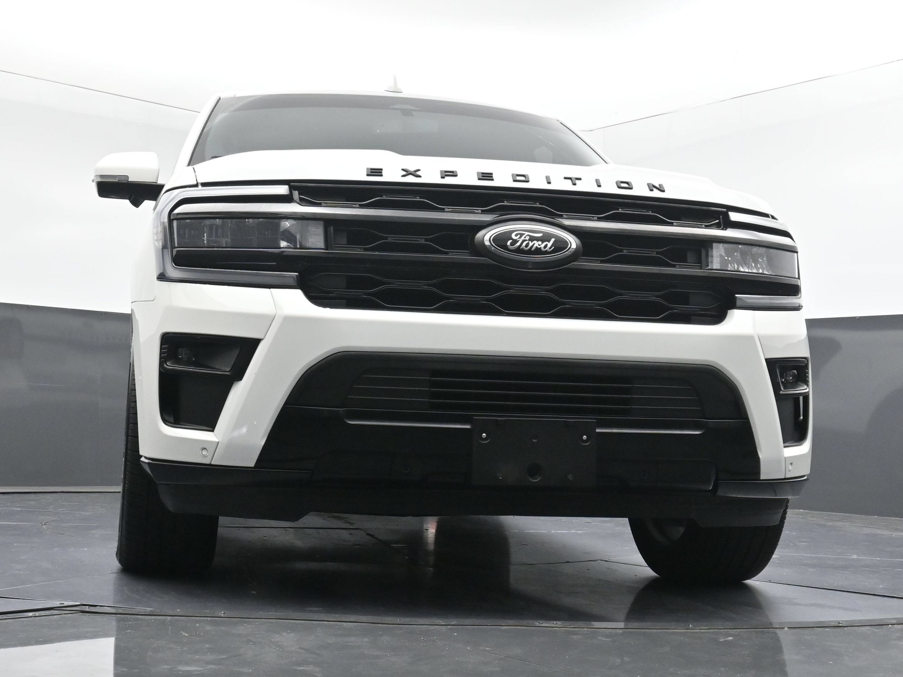Used 2023 Ford Expedition Limited RWD image 27
