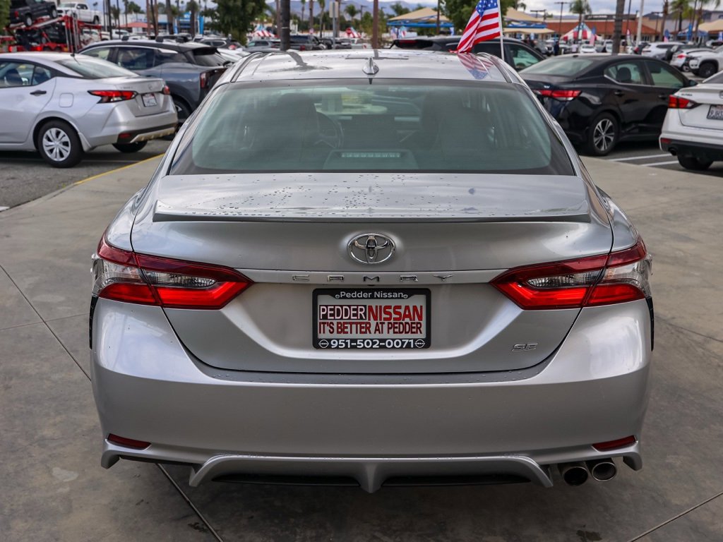 Used 2023 Toyota Camry SE image 5