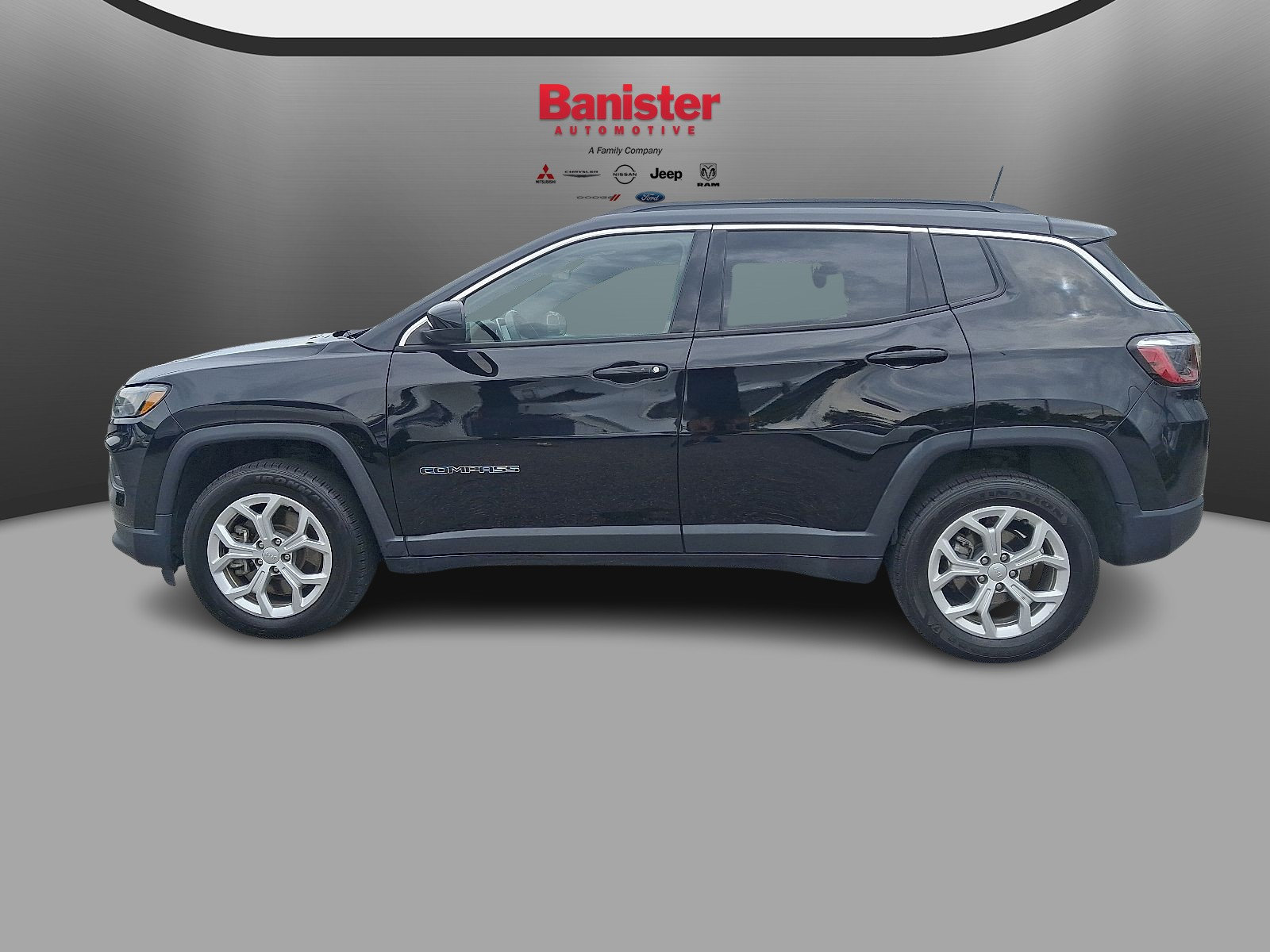 Used 2024 Jeep Compass Latitude AWD/4WD image 7