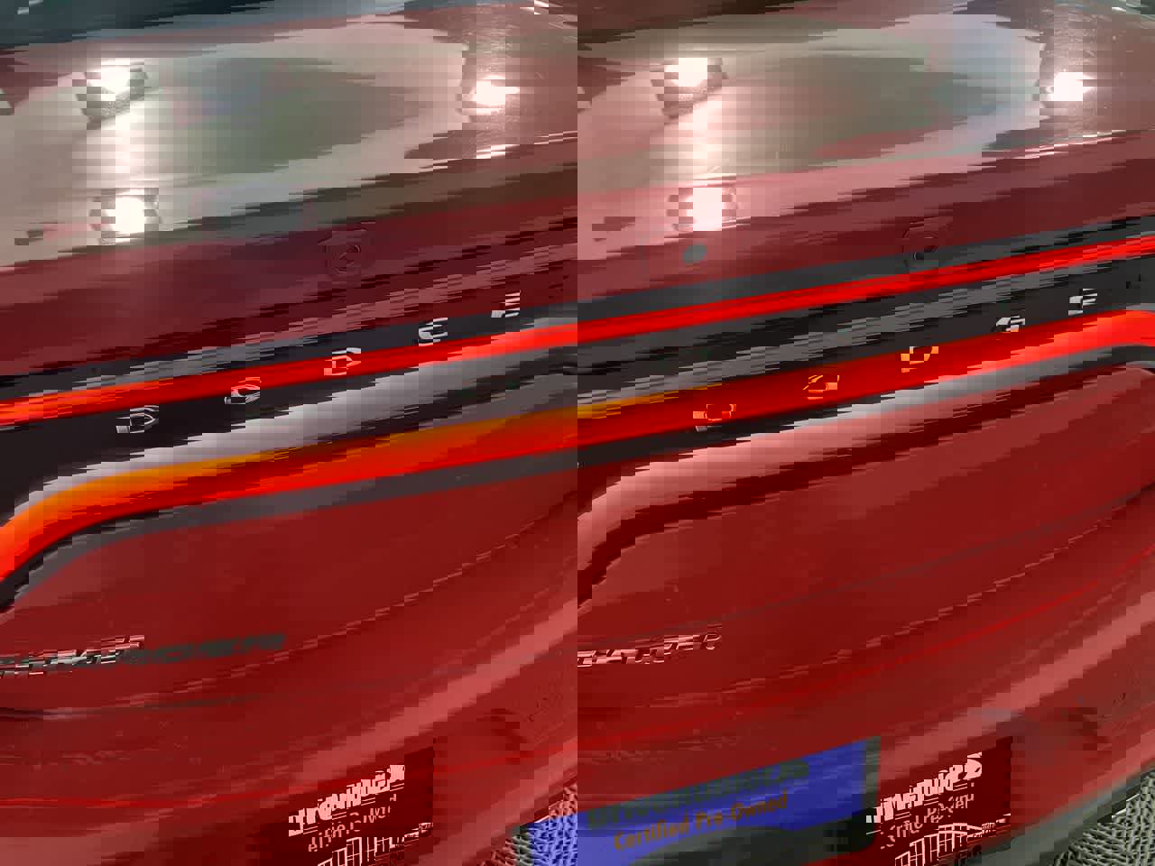 Used 2022 Dodge Charger SXT image 11