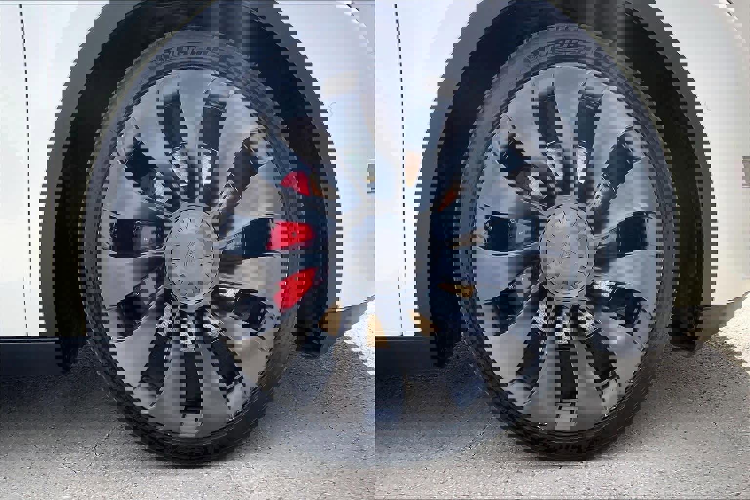 Used 2022 Tesla Model Y Performance image 9