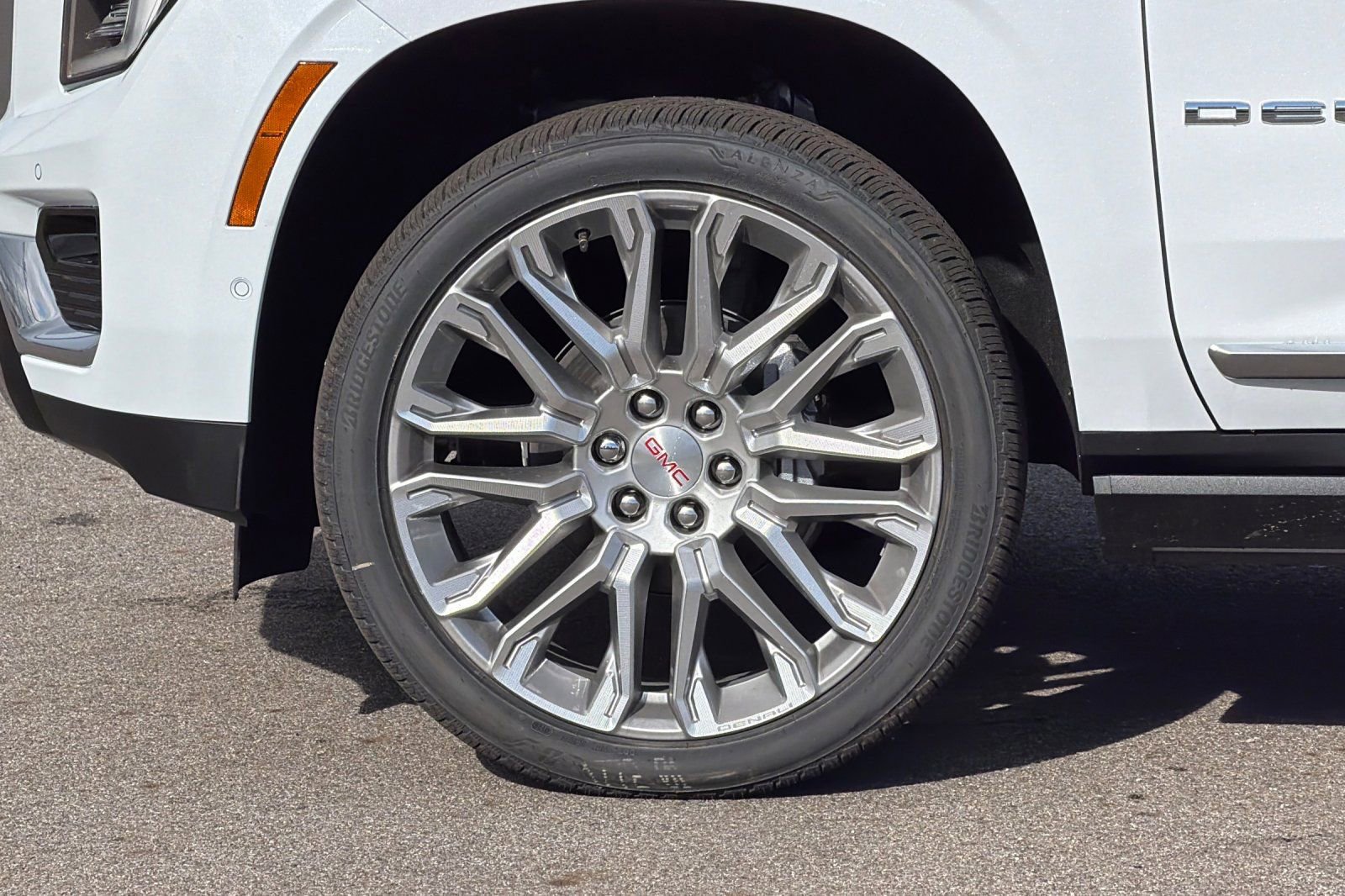 New 2026 GMC Yukon XL Denali w/ Denali Reserve Package image 32