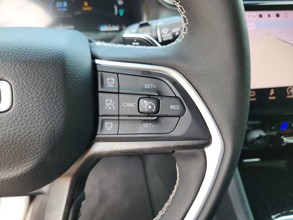 Certified 2025 Jeep Grand Cherokee Limited 4xe AWD/4WD image 32