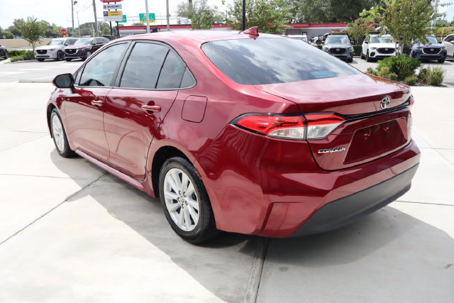 Used 2024 Toyota Corolla LE w/ LE Convenience Package FWD image 6