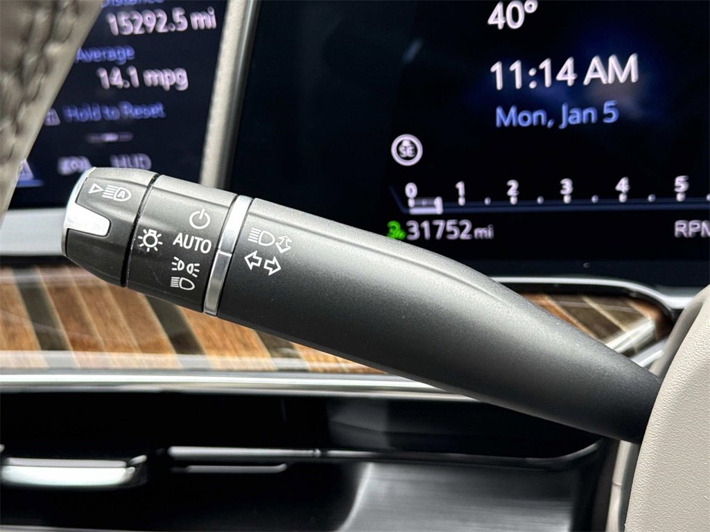 Used 2022 Cadillac Escalade ESV Premium Luxury Platinum image 29