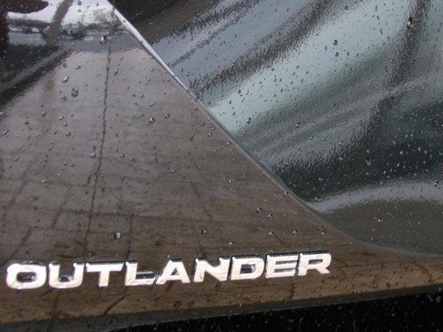 New 2025 Mitsubishi Outlander SEL image 8