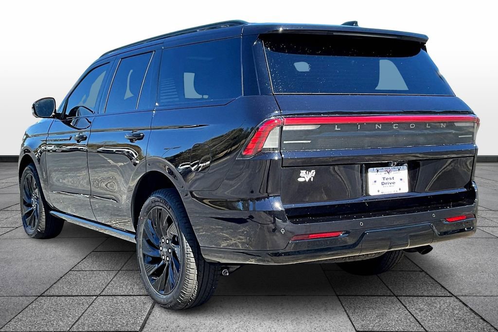 New 2025 Lincoln Navigator Reserve w/ Jet Appearance Package image 3