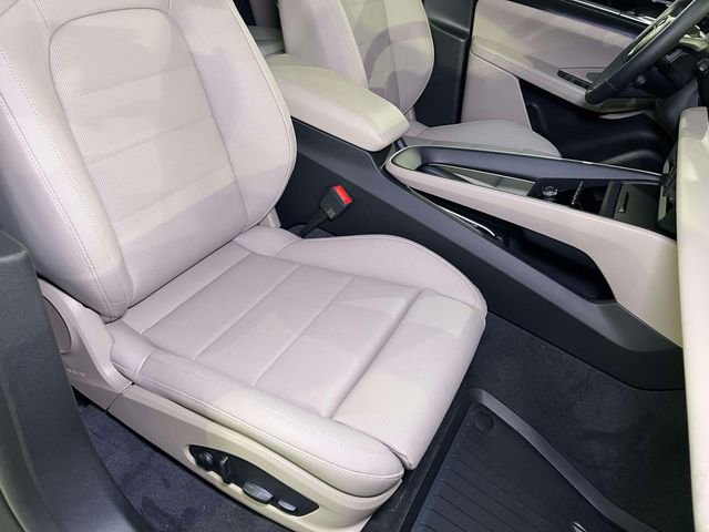 New 2026 Porsche Macan 4 Electric image 25