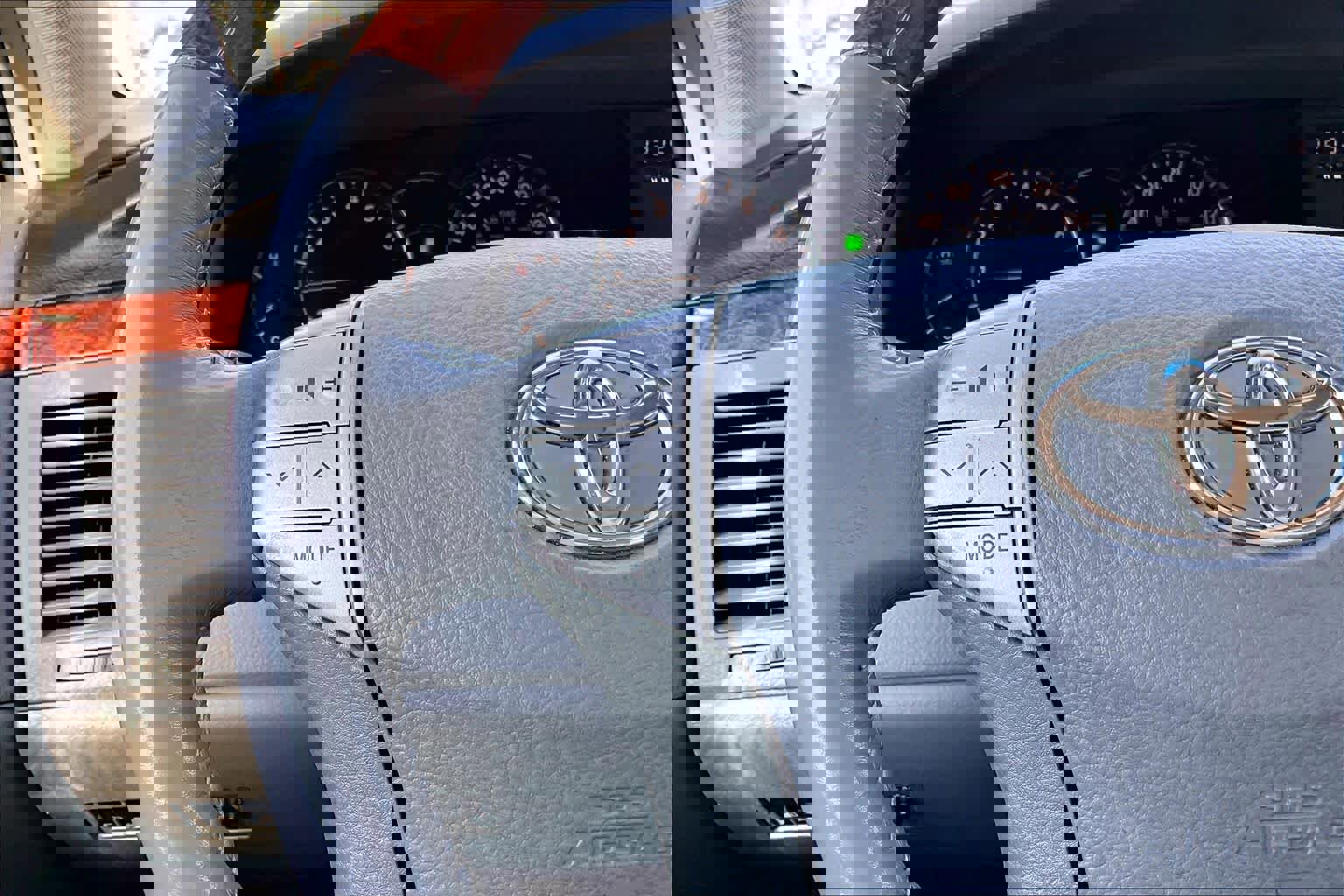 Used 2006 Toyota Avalon Limited image 24