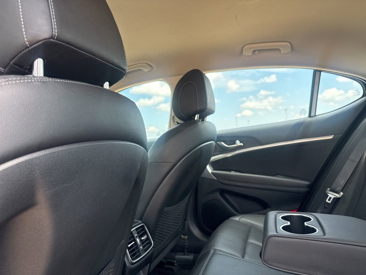 Used 2022 Genesis G70 2.0T RWD image 34