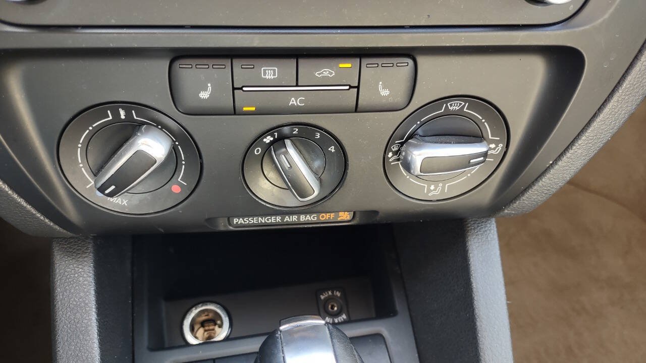 Used 2012 Volkswagen Jetta SE FWD image 20
