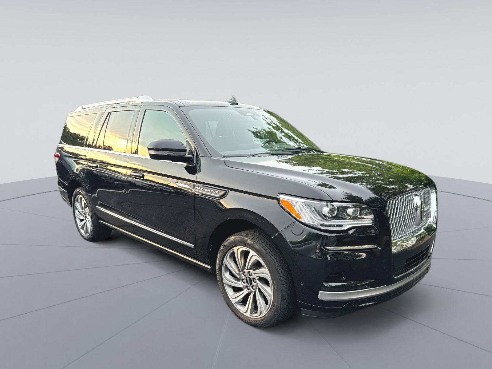 Used 2022 Lincoln Navigator L Reserve AWD/4WD image 9
