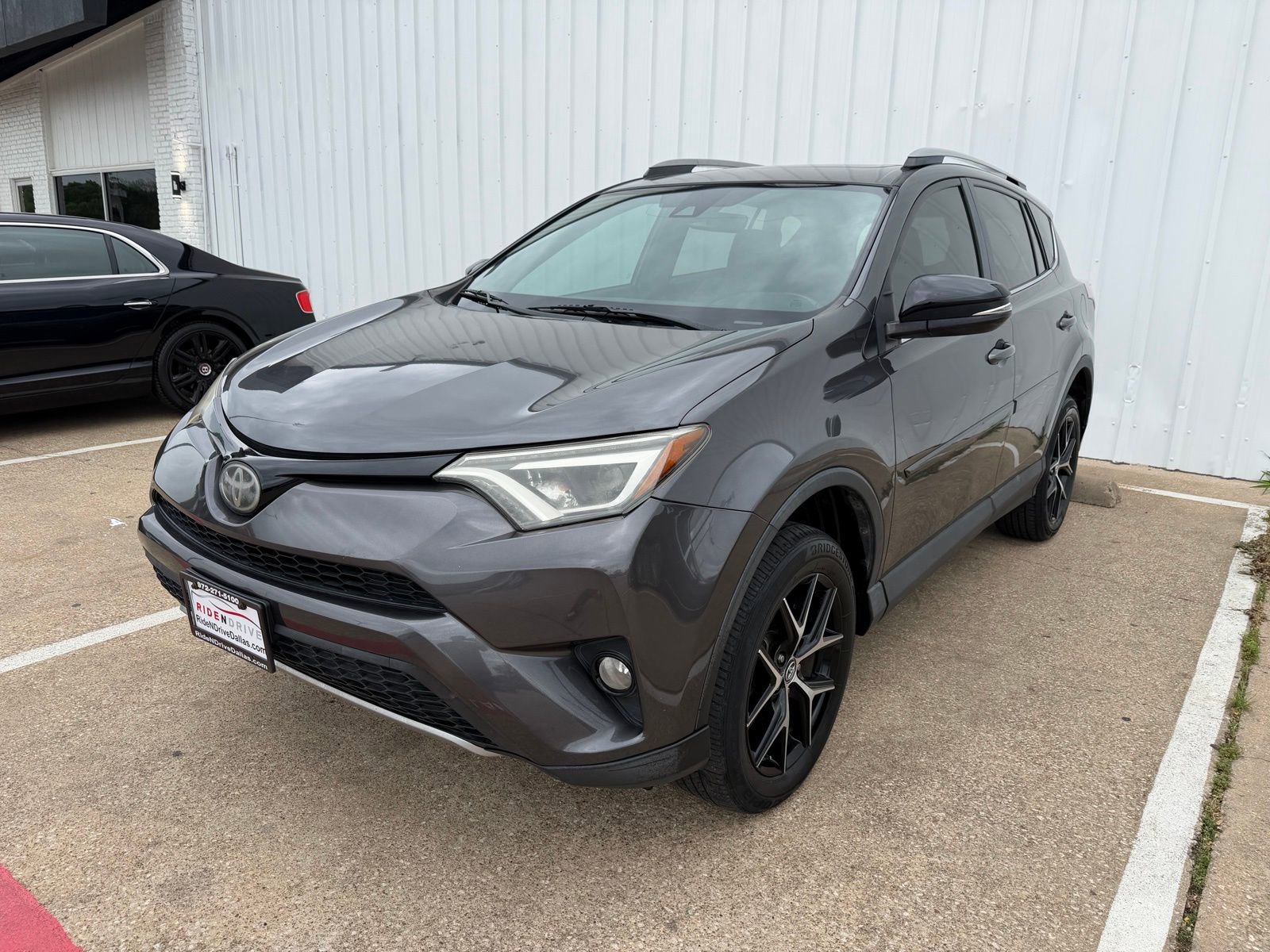 Used 2018 Toyota RAV4 SE w/ Power Extra Value Package image 1