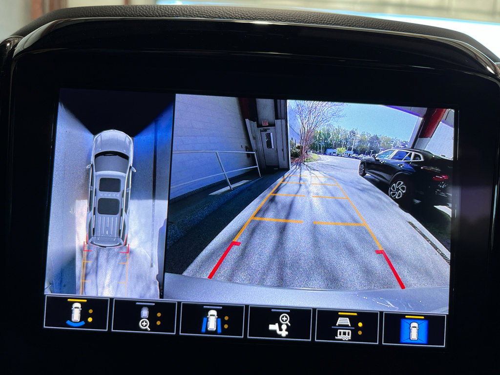 Used 2023 Chevrolet Traverse Premier w/ Redline Edition image 24